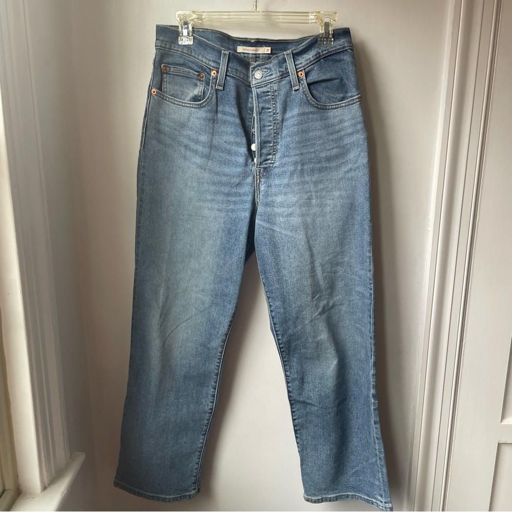 Levi Ribcage Straight NWOT
